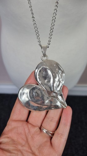 Large Hammered Metal Silver Coloured Large Heart Necklace Long Chain - Picture 3 of 6