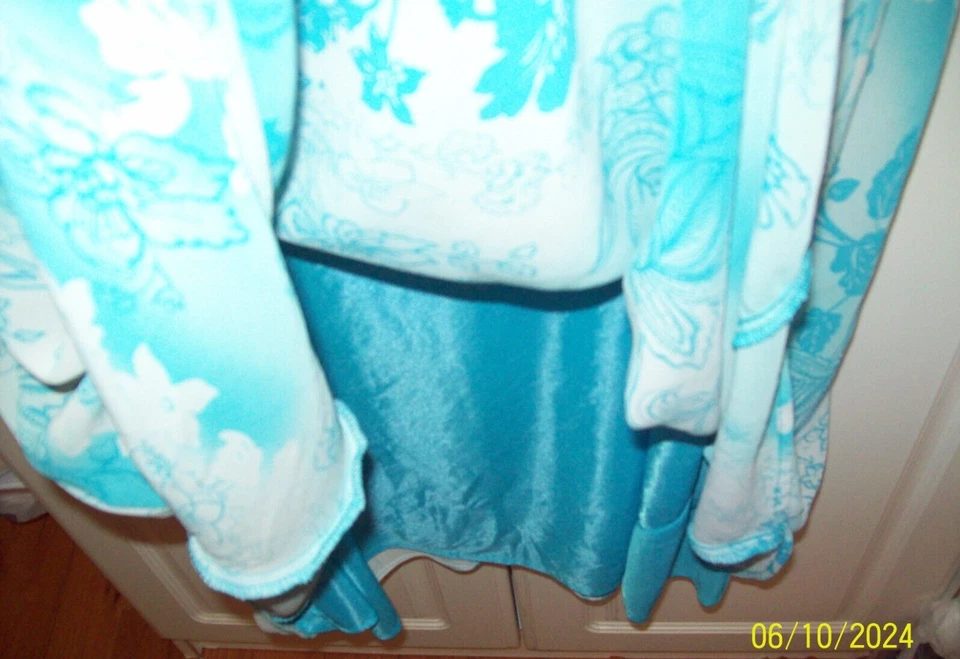 Maxi Vestido Mlle Gabrielle CUELLO BÚCO Gasa Forrado Tonos de AZUL Talla 22 BUSTO 51" Foto 3 de 4