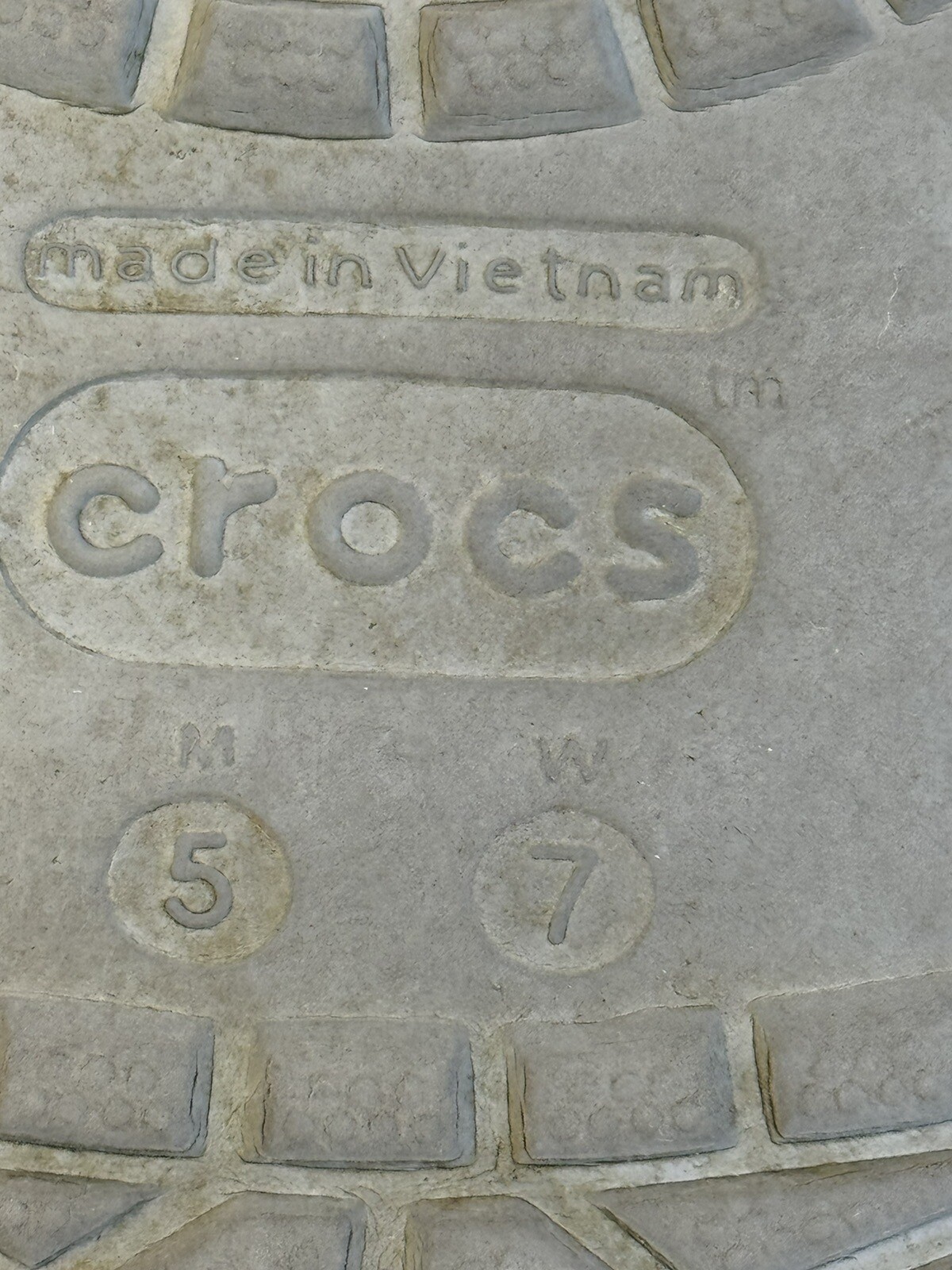Crocs Crocband II Clogs Unisex - Charcoal/Light Grey, Men’s 5 Women’s 7 image 5
