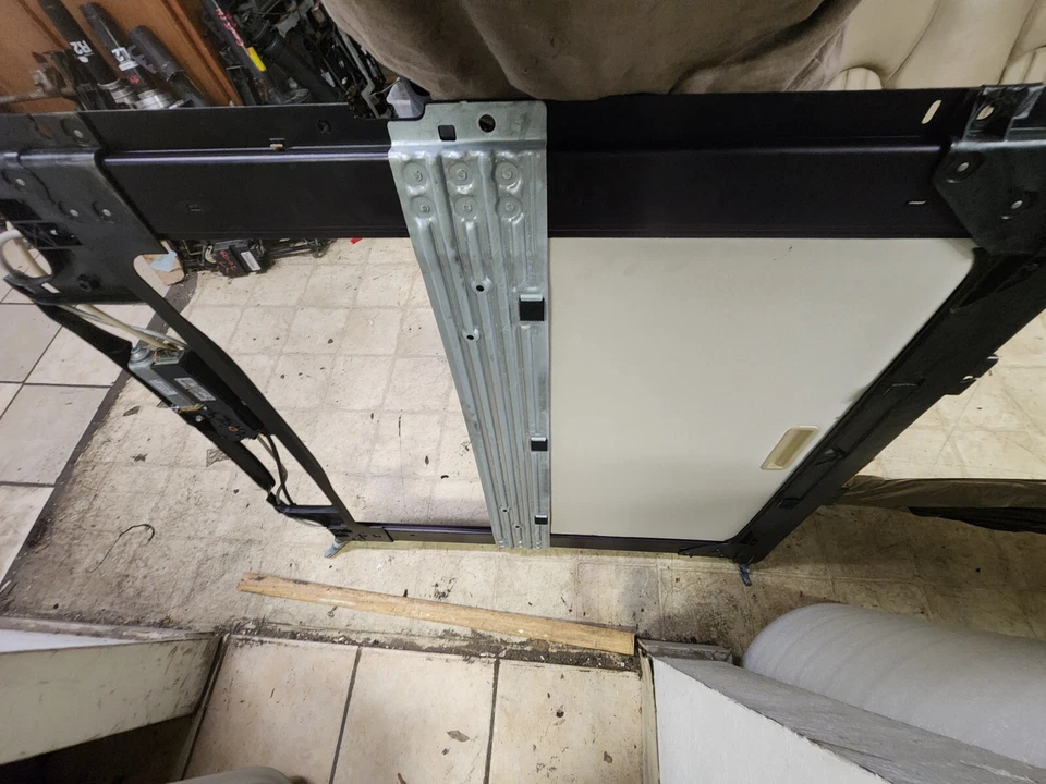 Lincoln Zephyr MKZ 2006 2007 2008 2009 techo corredizo marco motor Foto 2 de 3