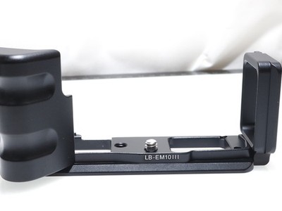 OLYMPUS OM-D E-M10 MARK III  L BRACKET GRIP NEW W/OUT BOX LB-EM10III
