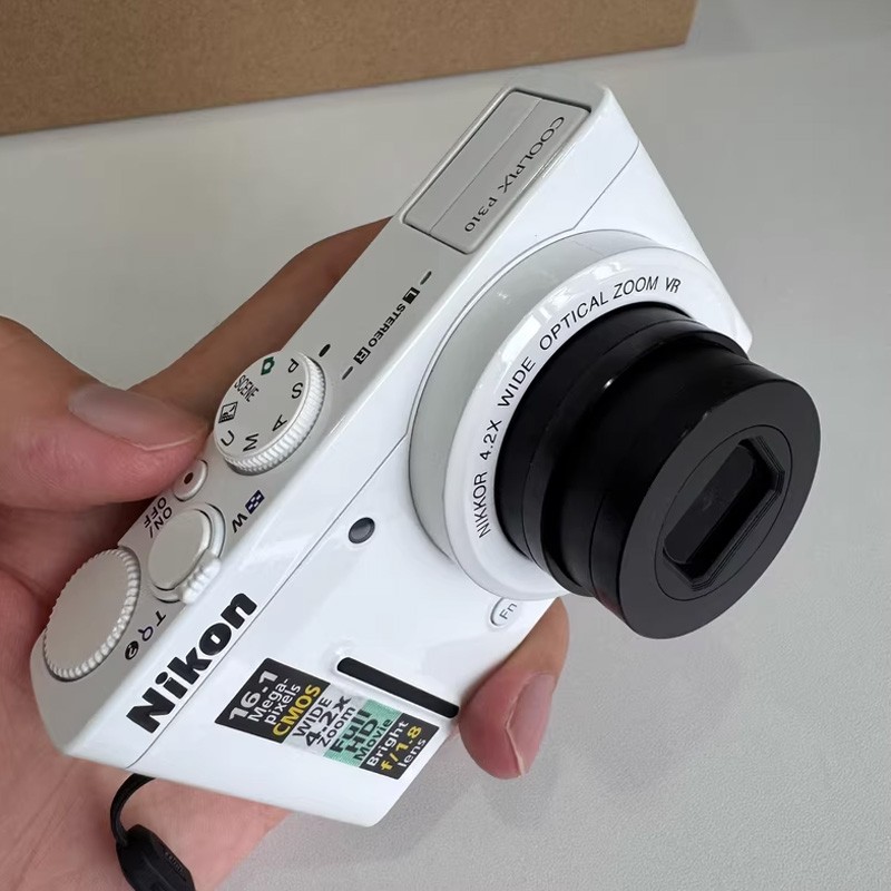 Nikon Coolpix P310 16.1MP Compact Digital Camera 4.2x Optical Zoom