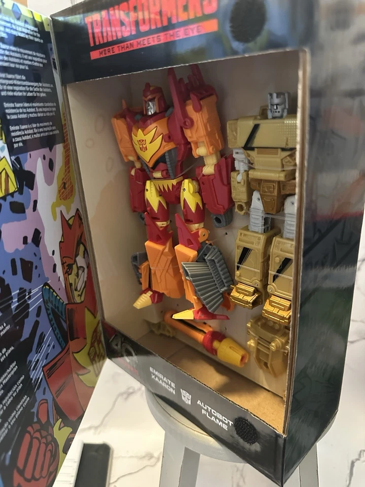 Transformers Generations Edición de Cómic Autobot Llama y Emirato Xaaron Sin usar, en caja sellada Foto 2 de 3