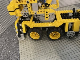 LEGO Technic 8460 Pneumatic Cranetruck Working Condition 100% complete.8431.8438