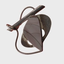 Srebrna broszka z jaspisem nowoczesna abstrakcyjna przypinka szara kamień design