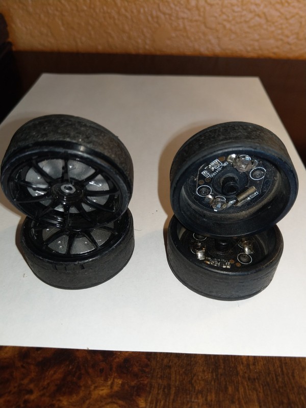 E-Racers Sportwerks SWK6088 4 Drift Wheels With LED & B Caps Black Horizon Hobby