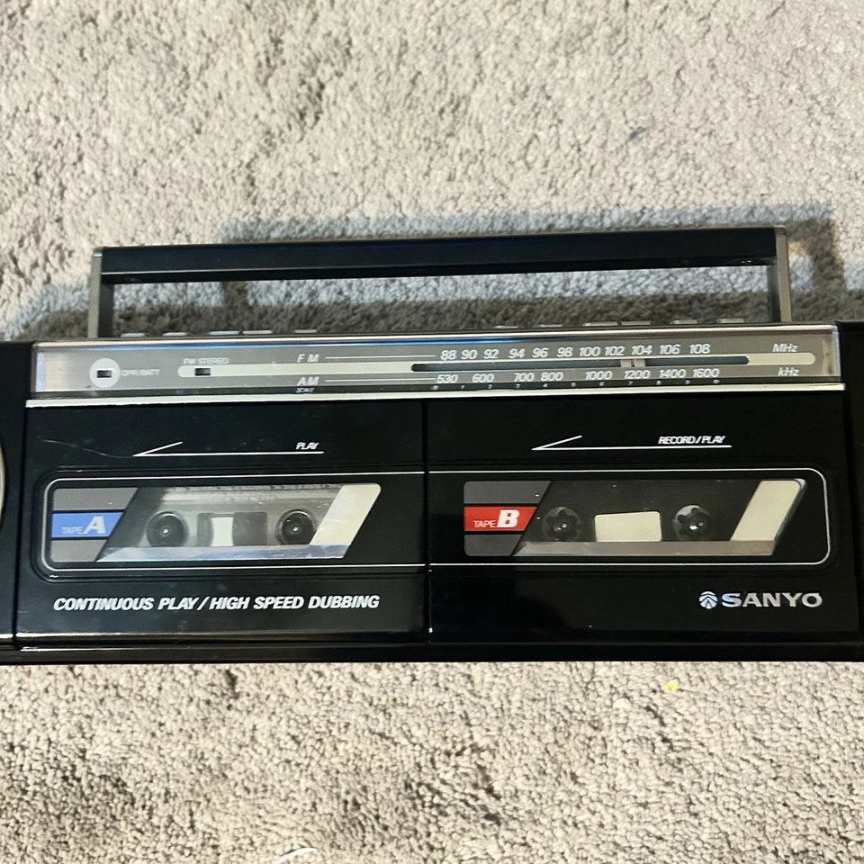 Rádio estéreo vintage SANYO M W800 BOOMBOX cassete de duelo AM/FM TESTADO - Imagem 2 de 4