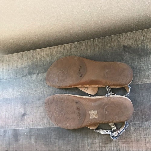 Aetrex Emilia Snake Print Thong Sandals Gray White Women's 8.5 Adjustable - Picture 5 of 7
