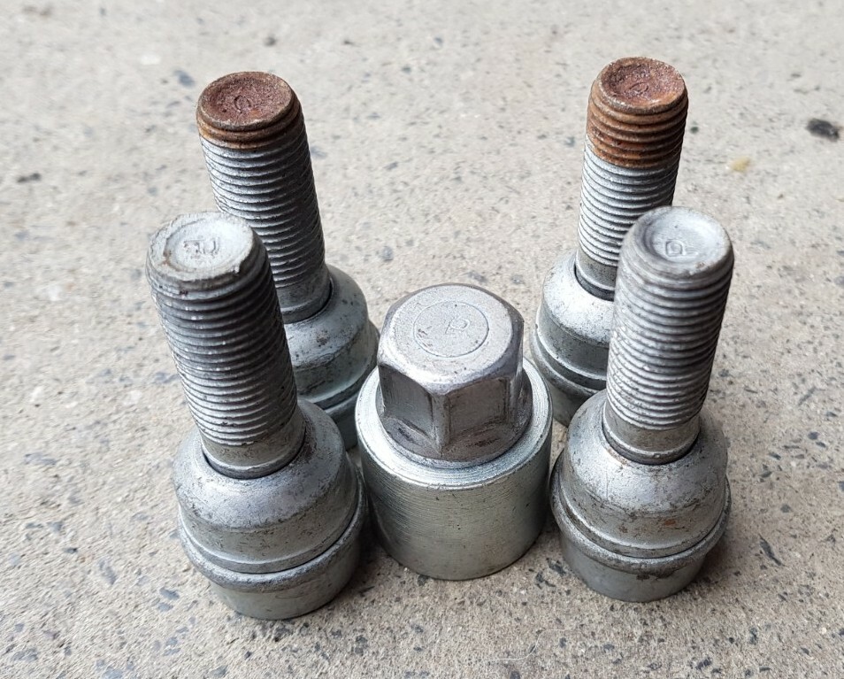 GENUINE VW T5 T6 TRANSPORTER LOCKING WHEEL NUTS BOLT KEY SET 16" 17