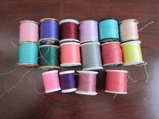 16 VINTAGE SPOOLS OF THREAD VARIOUS COLORS MERCERIZED POLYESTER J&P COATS CLARKS