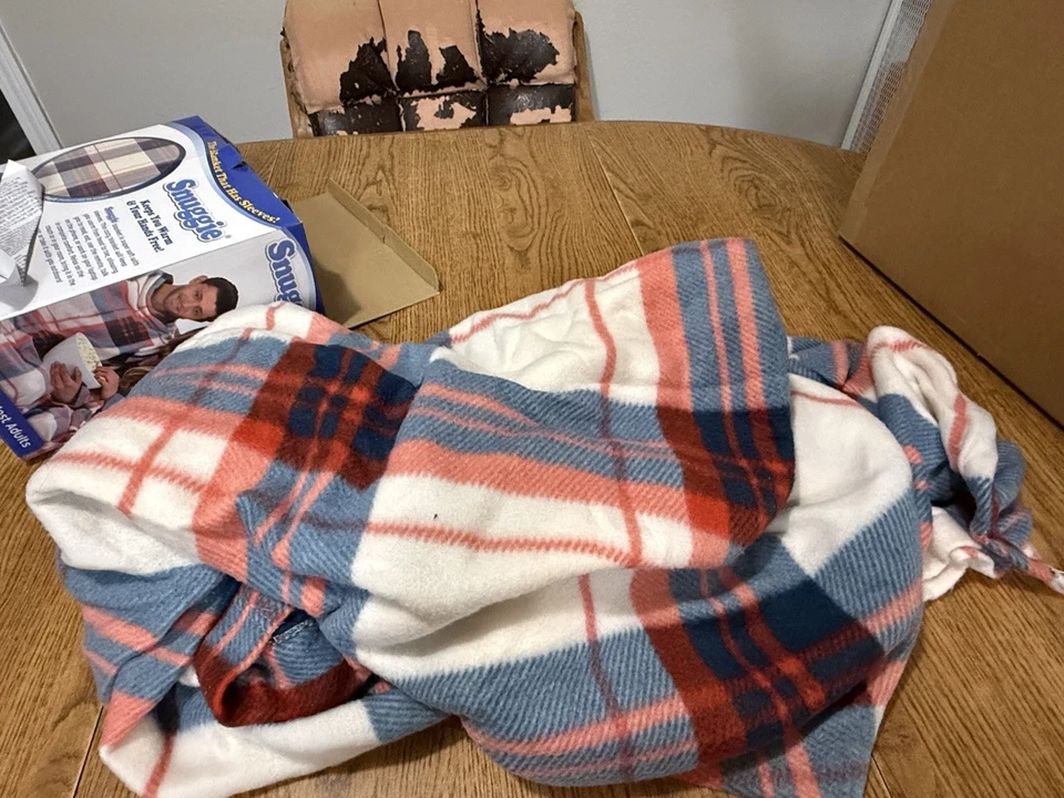 Acurrucado Rojo Azul Cuadros Vellón Súper Suave con Bolsillos NUEVA CAJA ABIERTA Limpio Años 2010 Foto 3 de 3