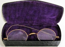 Antique Gold Round Reading Glasses Wire Rim Frame with Case Missing Side Temple