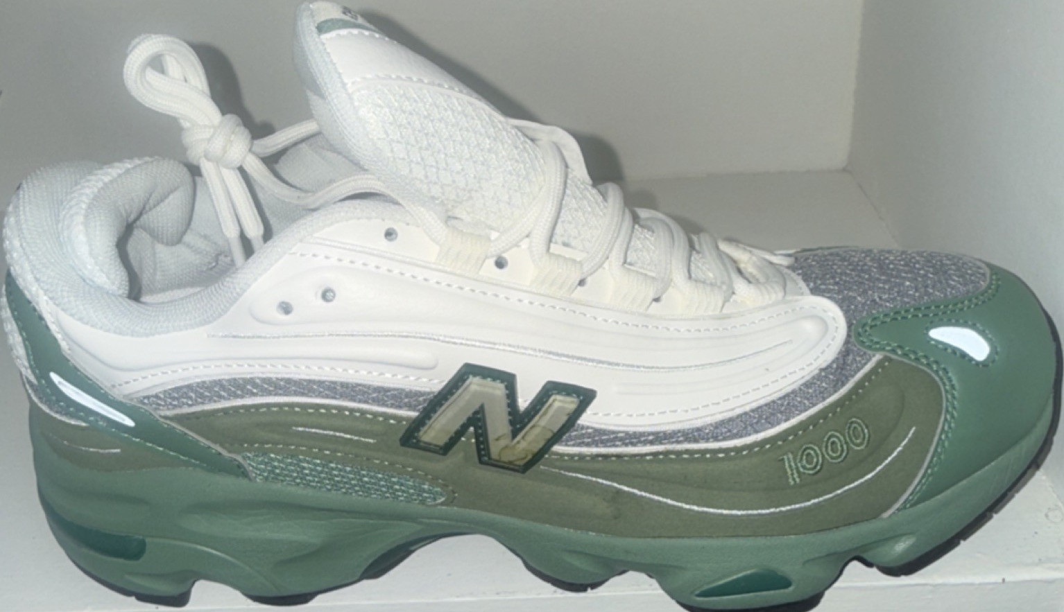 New Balance 1000 Lace-Up Low Top White Green Gray Colorblock