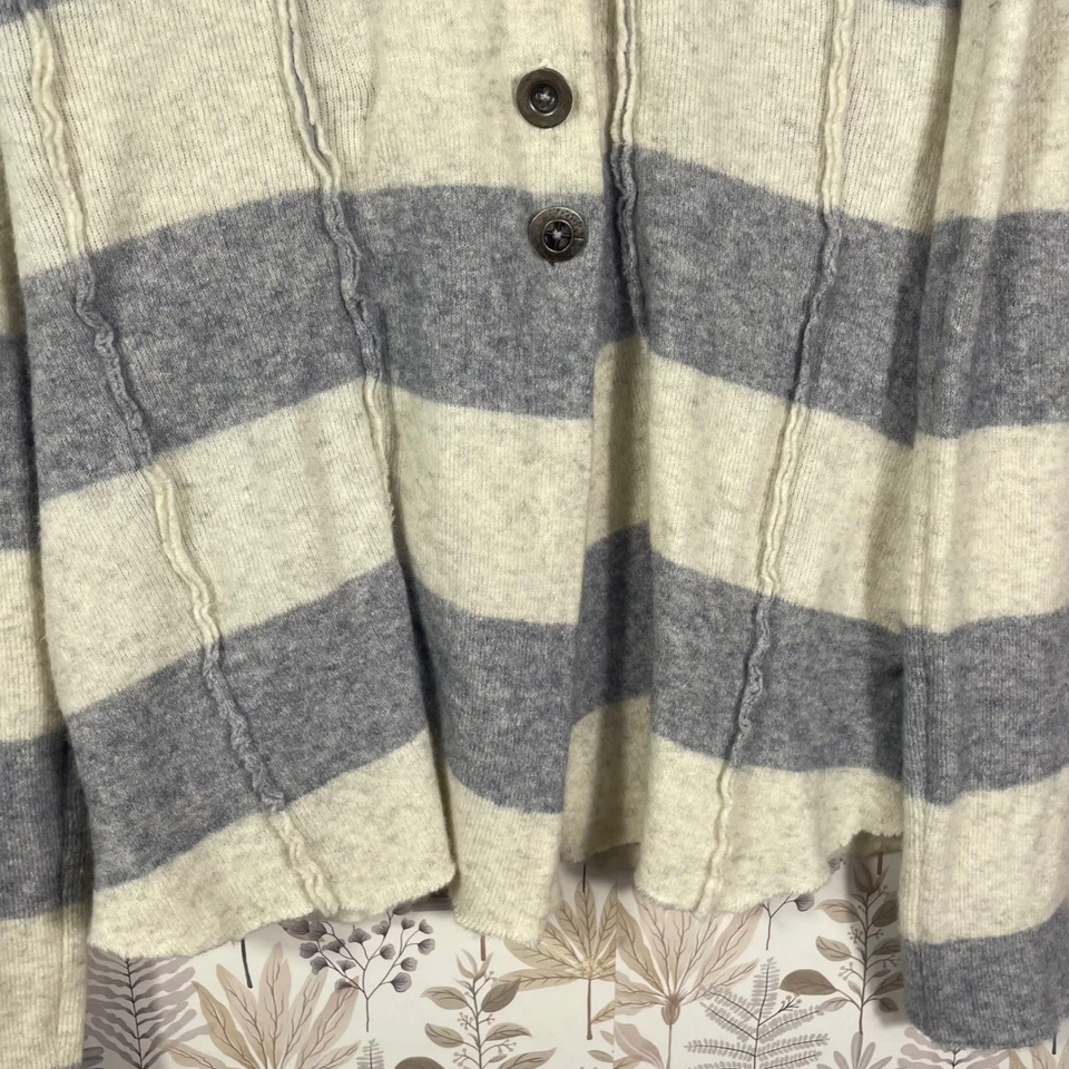 Cárdigan suéter con capucha gris blanco mediano Free People para mujer mezcla de lana a rayas Foto 3 de 4