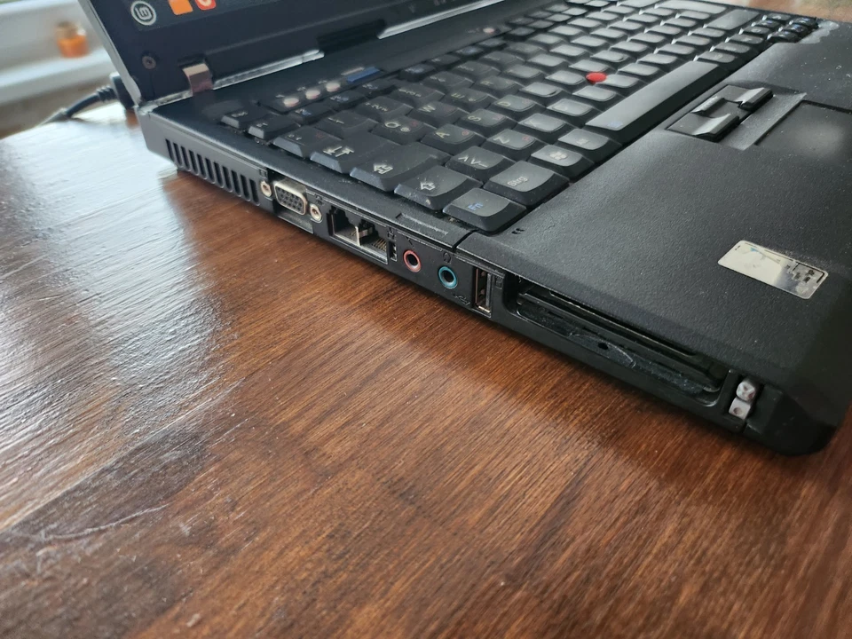 IBM Thinkpad T60 Intel Core 2 T5500 1,67 GHz 2 GB/128 GB Windows 10 - Immagine 4 di 4