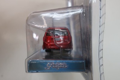 Maisto Playerz Luxury Diecast Collection 1:64 Scale Red Infiniti