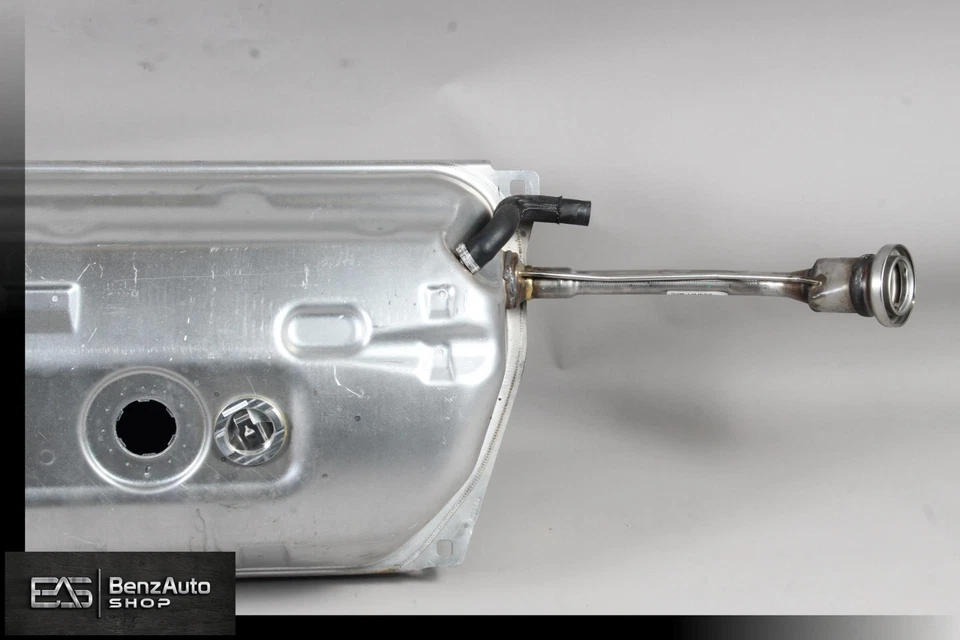 03-12 Mercedes R230 SL55 AMG Conjunto de depósito de combustible 2304703501 OEM Foto 3 de 4