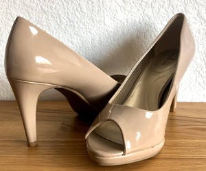 bandolino nude pumps