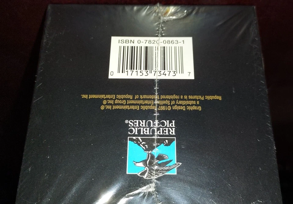 John Wayne Classic Westerns (1997, Box Set 3 VHS Tapes) Republic Pictures SEALED - Image 4 of 4