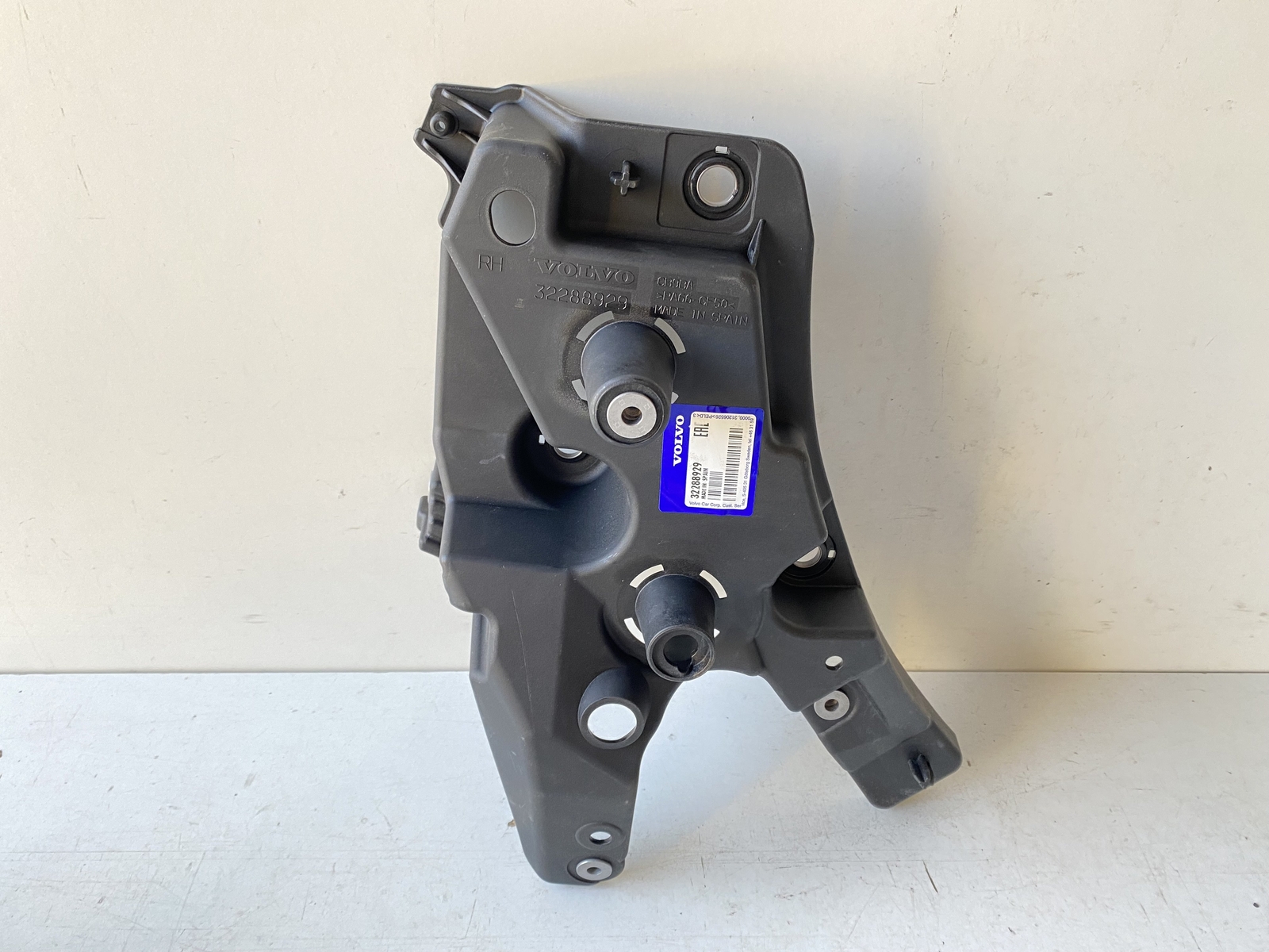 VOLVO XC60 II 246 Front Right Fender Holder 32288929 2.0 Petrol 