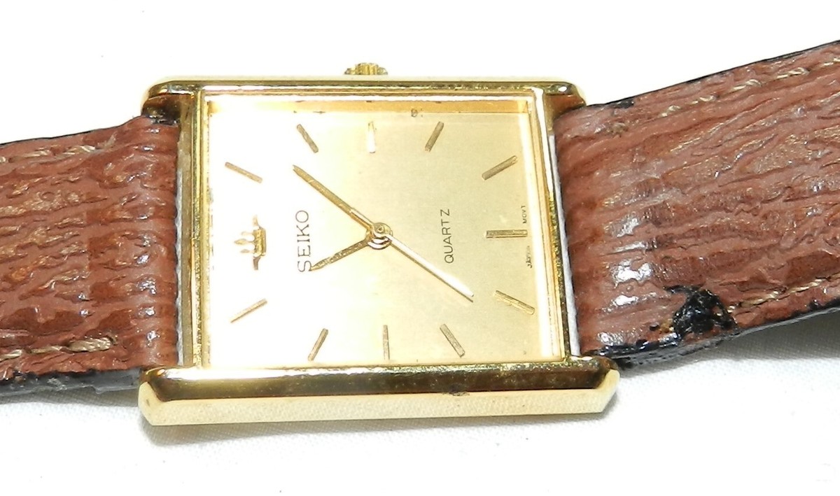 Men's Quartz Watch by Seiko - Gold Tone gold dial - 5Y30 Men's Quartz Watch by Seiko - Gold Tone gold dial - 5Y30