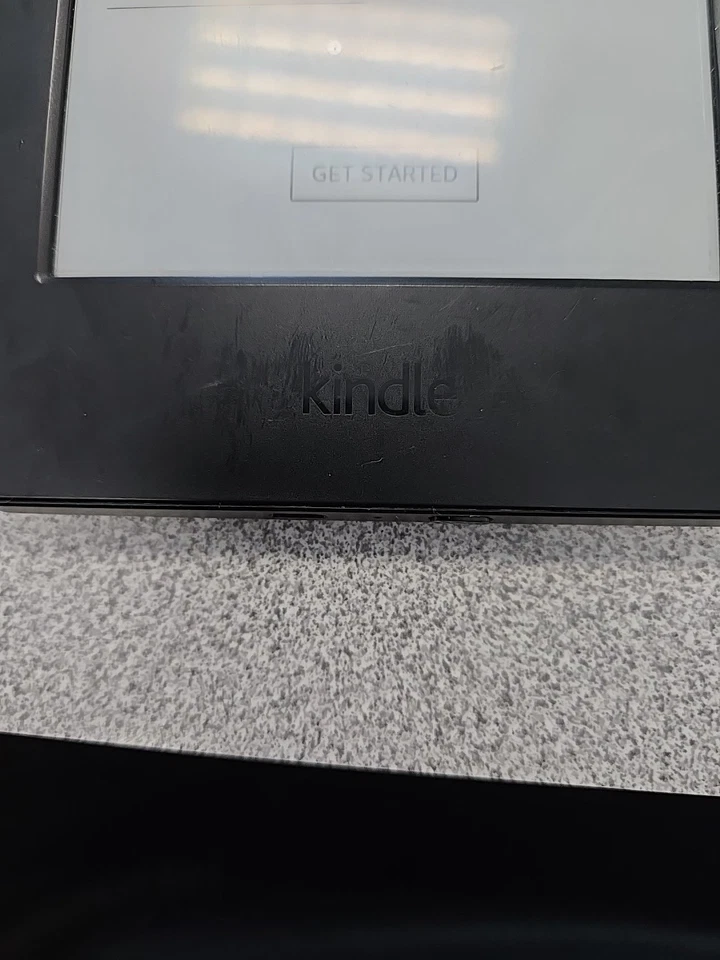 Amazon Kindle 7ª generación wp63gw 4 GB Wi-Fi pantalla de 6” lector electrónico negro Foto 2 de 4