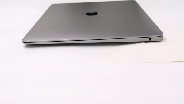 MacBook Air 13" i5-1030NG7 8GB 256GB - Bueno 4