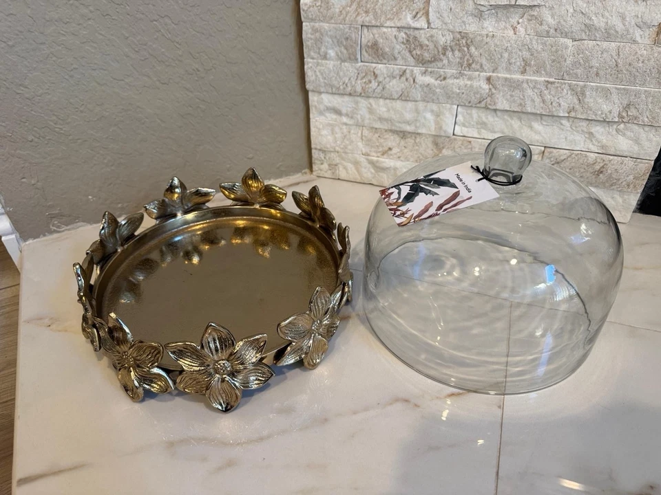 Gold Metal and glass cake stand with dome - Image 3 of 4