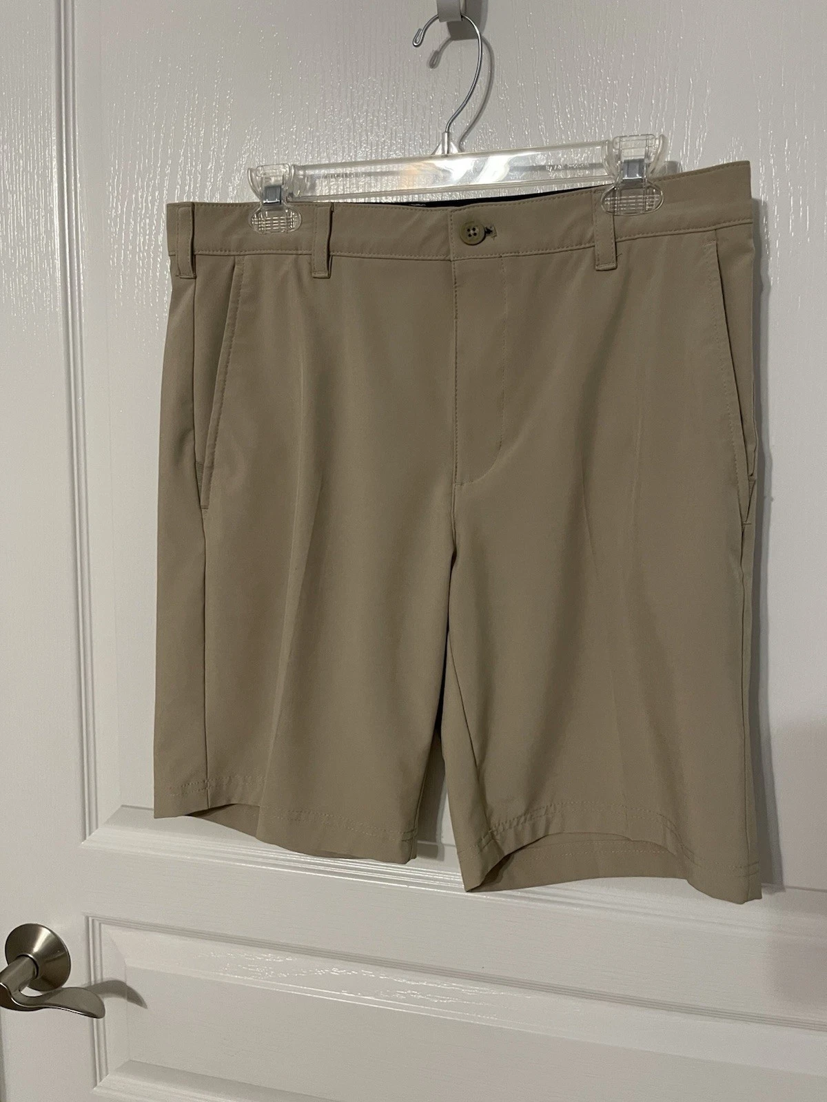 Izod Golf Swingflex Shorts 32 Waist, 9.5" Inseam, Khaki, Quick-Dry, SPF 50