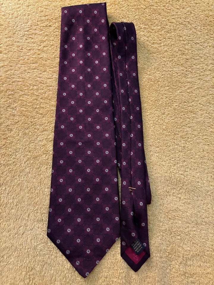 Corbata de seda tejida XMI para Patrick James vino borgoña con redondeles dorados 4x58 usada Foto 2 de 4