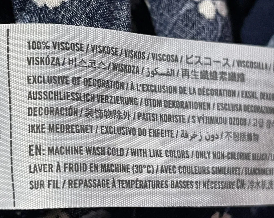 Pantalones Cortos Hollister Floral Corbata Frontal Manga Corta Mameluco Para Mujer Pequeño Azul Marino Foto 3 de 4
