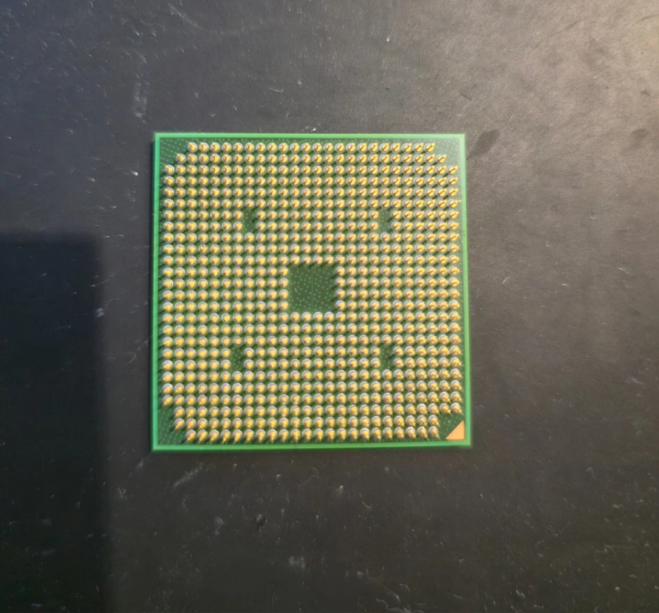 CPU AMD TURION 64 X2 RM-70 TMRM70DAM22GG 2.00GHZ SOCKET S1  - Immagine 2 di 3