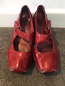 clarks red shoes