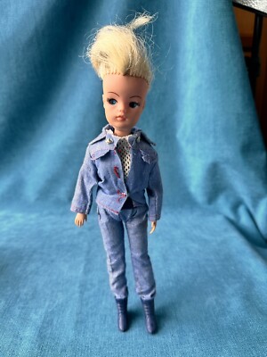 Vintage SINDY - Blond - Hair Cut Late 70 s / Early 80 s 033055X Twisty Waist