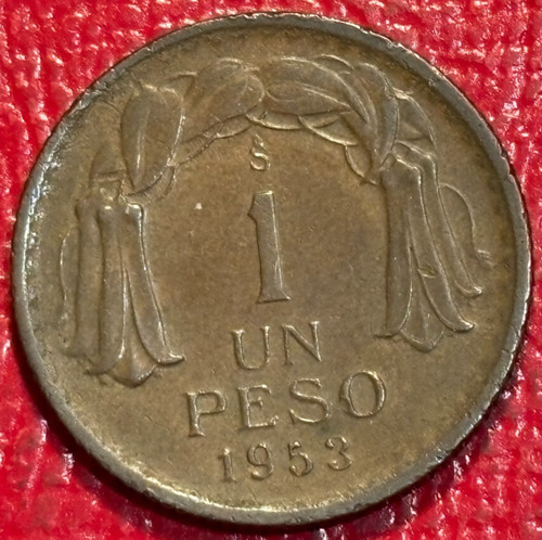 HIGHER GRADE VF/XF  1953 CHILE I ONE PESO COIN-OCT033