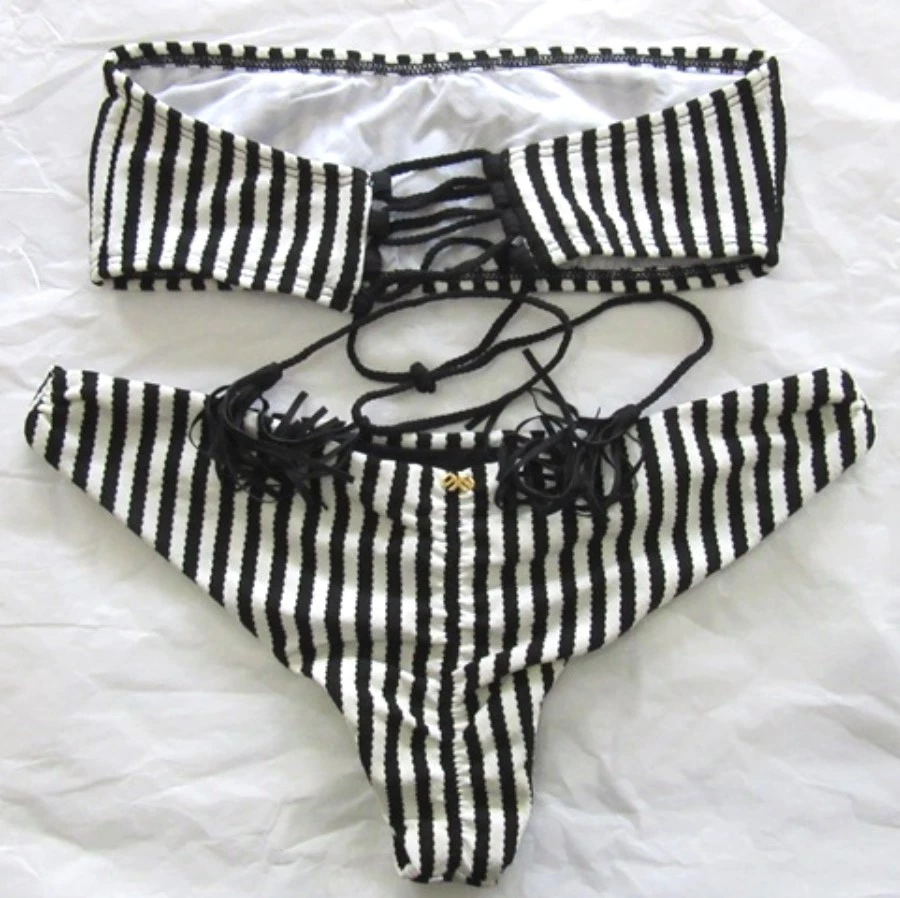 NUEVO SIN ETIQUETAS PilyQ S Bandeau Encaje Borla Bikini Parte Superior e Inferior Negro Blanco Rayas 98654 Foto 2 de 3