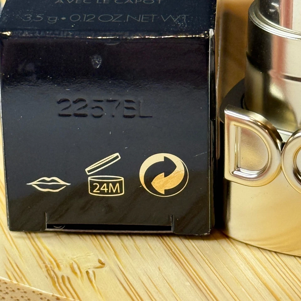 Dolce & Gabbana The Only One Matte Lasting Colour Lipstick Shade DGAmore 640 - Image 4 of 4