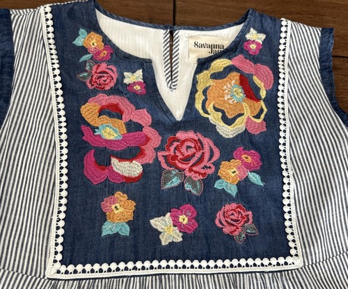 Top Savanna Jane para mujer grande azul y blanco a rayas floral bordado sin mangas - Imagen 2 de 11