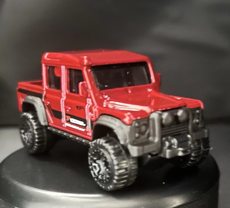 Hot Wheels ‘15 Land Rover Defender Double Cab 🔴Red HW Dirt 1:64 Mattel Diecast - Image 4 of 4