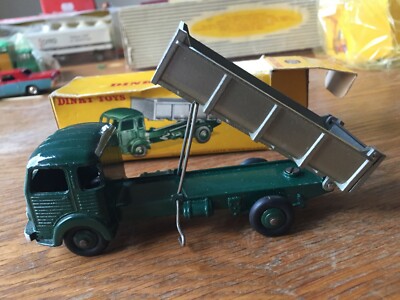 Dinky toys F n° 33 B camion Simca cargo benne basculante jamais joué en