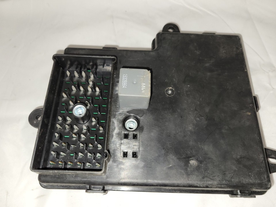 2008-2010 CHEVY Malibu & HHR Body Control Module 25945048 | General Motors