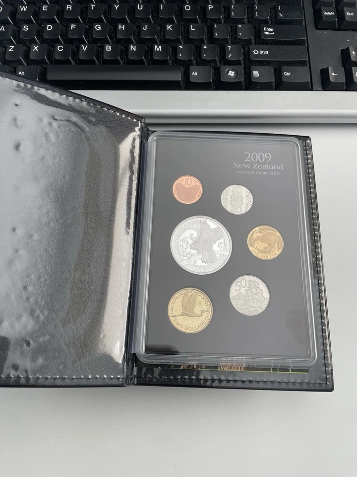 New Zealand - 2009 - Silver Proof Coin Set - Kakapo - Image 3 of 4