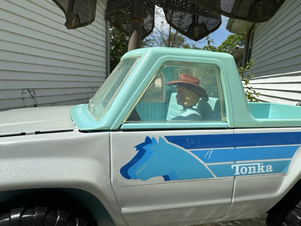 Pastilla de terciopelo azul Tonka Foto 2 de 4