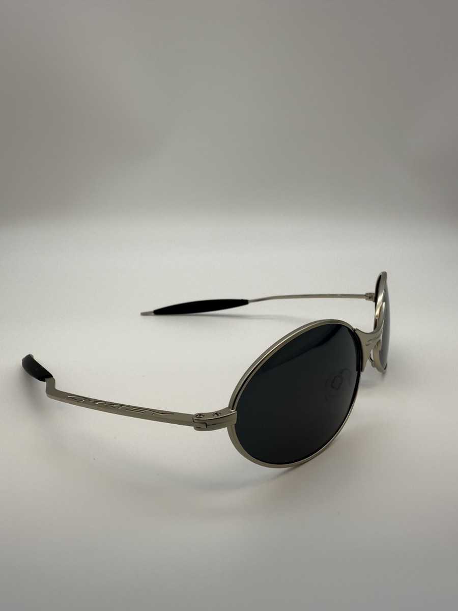 Oakley Square Wire 1.0 Black Cat-eye Sunglasses Sliver Frame Black