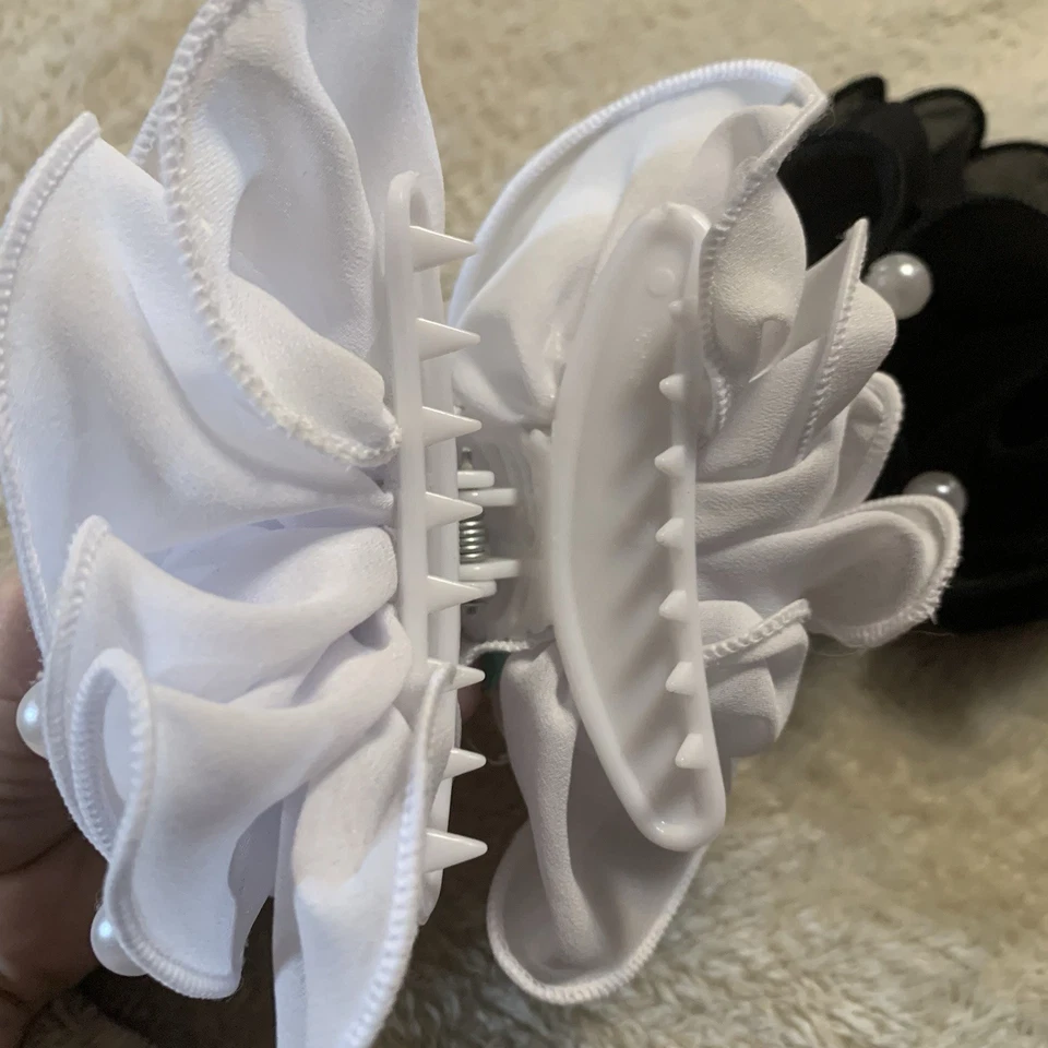 Lote de 2 pinzas para el pelo de colección años 90 lazo con volantes grandes perlas blancas negras Foto 2 de 4