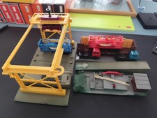 trenino elettrico lima completo di locomotori vagoni e binari e stazione merci