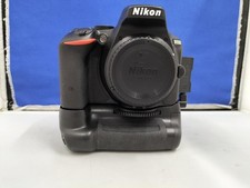 NIKON D5500 Digital DSLR Camera Body with Accessories