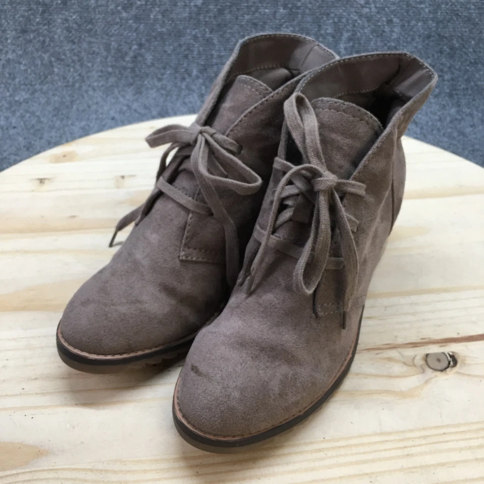 Botas Merona femininas 8,5 botas de tornozelo marrom camurça salto bloco com cadarço biqueira amêndoa - Imagem 3 de 4