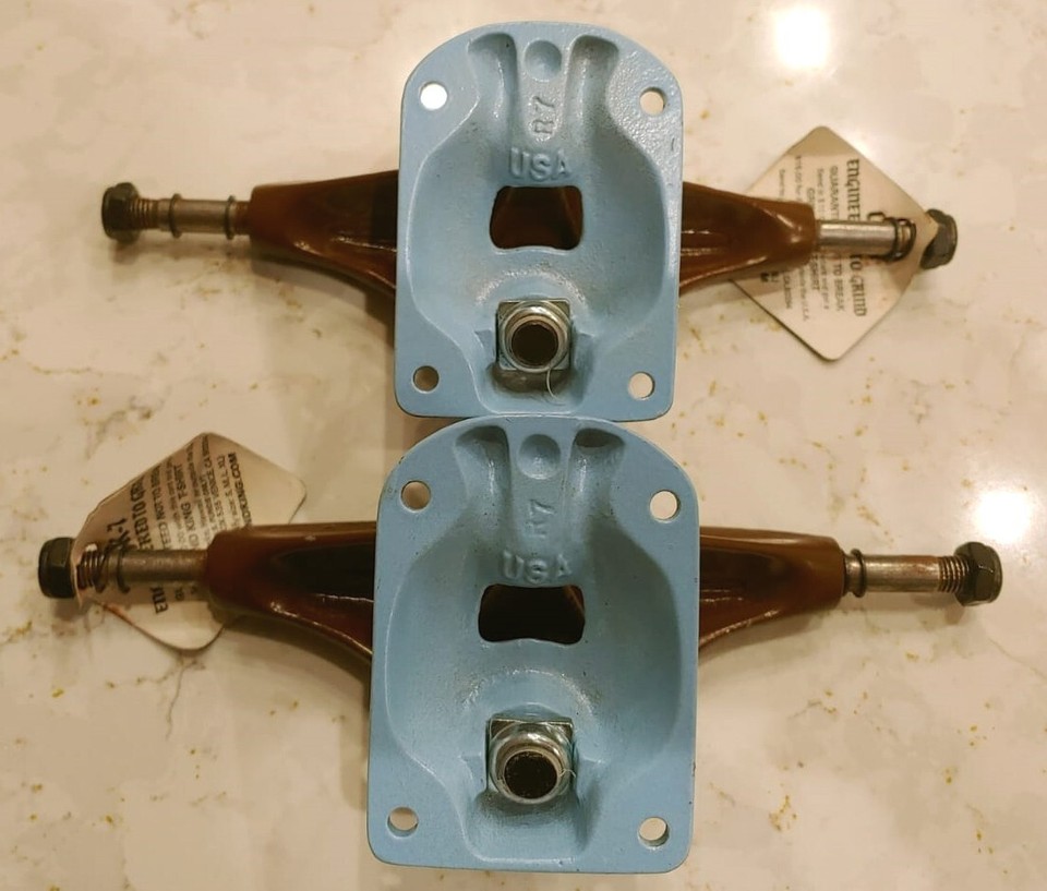 New Grind King R7 Skateboard Trucks NOS Vintage New Old School 5.0 7.75