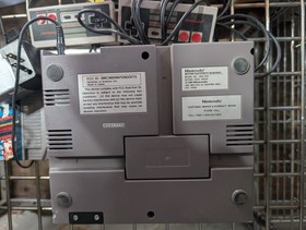 Nintendo NES Original Console Bundle &ndash; 2 Controllers + Mario/Duck Hunt